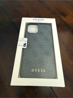 Guess Slim Profile PU Leather Case For iPhone 12/12 Pro iPhone 12 Pro Max Gray